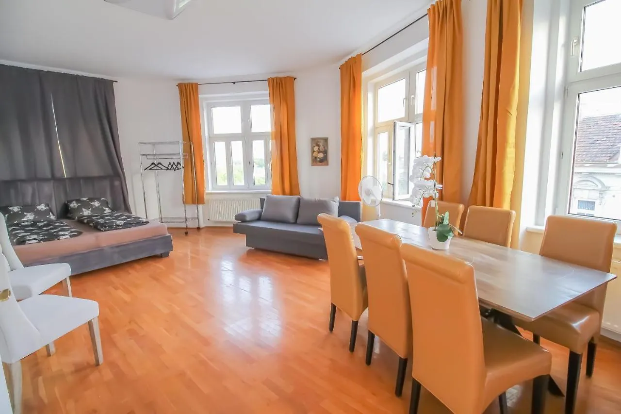 Family 3 Bedroom Apartment Lv7 Vídeň
